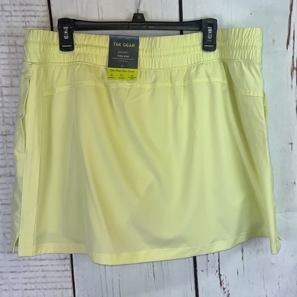 NWT TEK GEAR SKORT - Picture 3 of 8